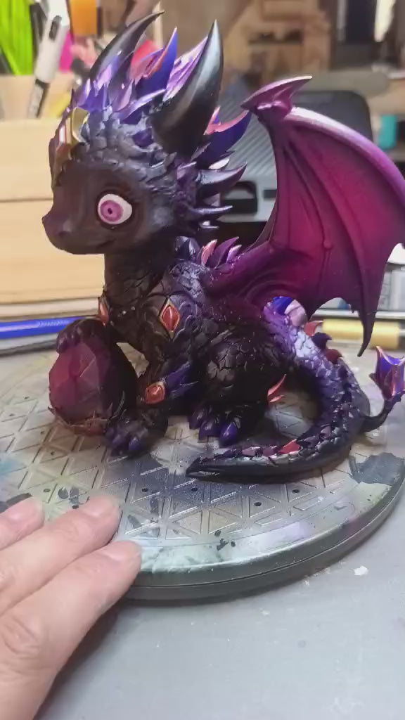 Dragon Kawaii Gardien du Cristal Violet